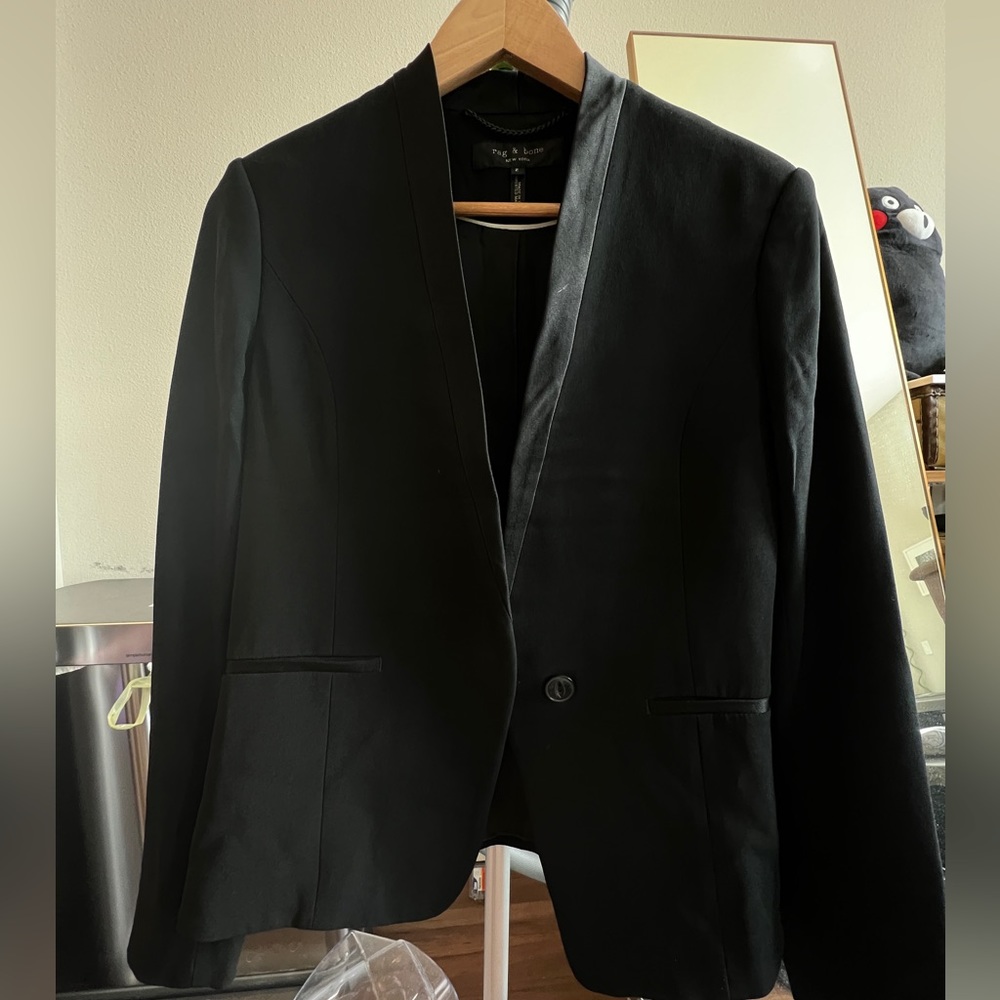 Rag&Bone black blazer in size 2